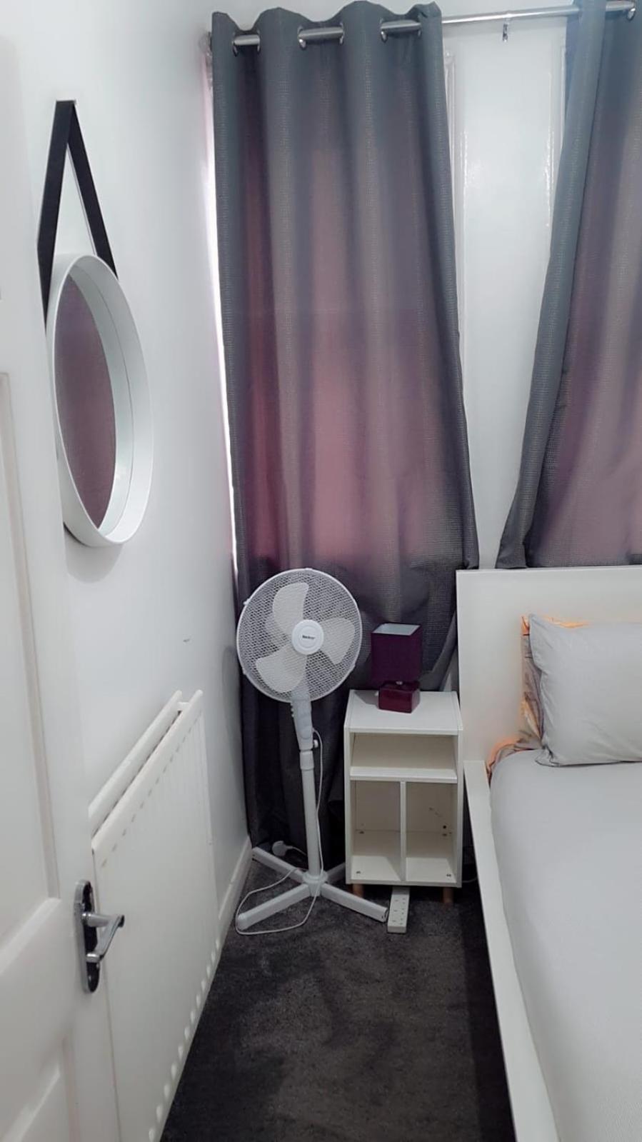 2 Bed 1St Floor Apartment-Own Entrance & Parking Portsmouth Bagian luar foto